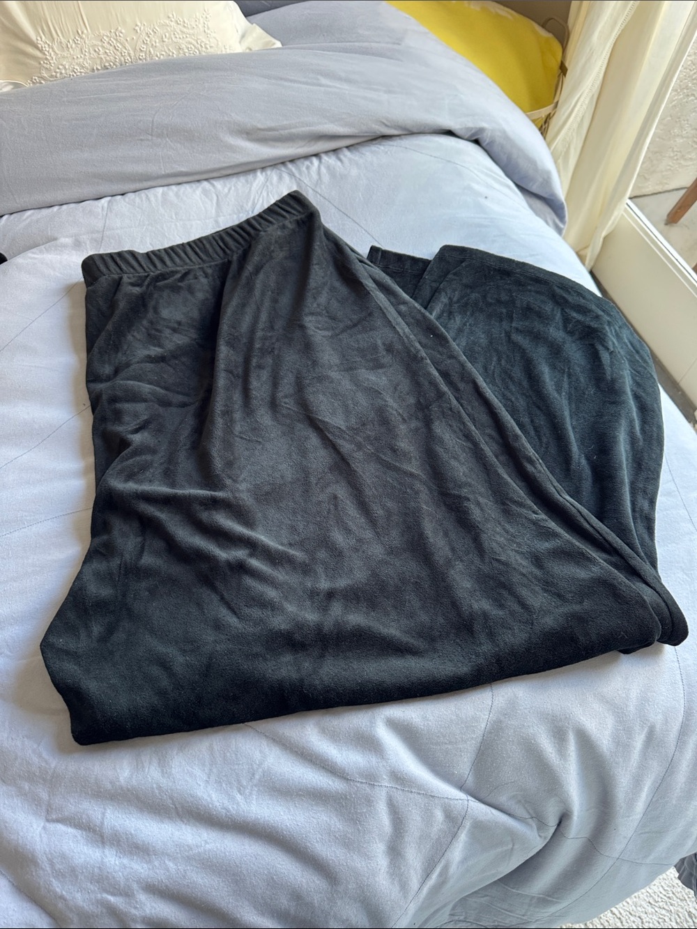 Eileen Fisher Black velour Pull on Pants